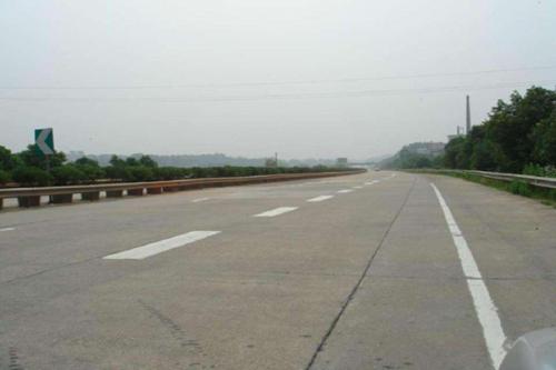 高速公路为什么用沥青？