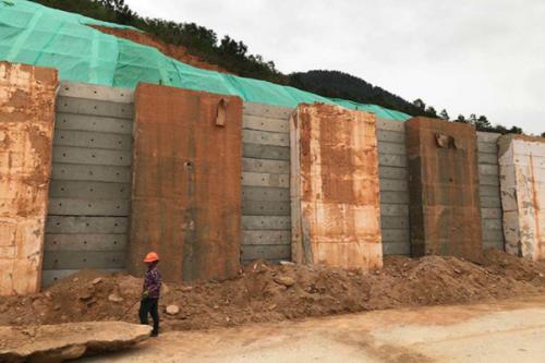 桩间挂板要不要设置竖向缝呢？