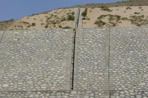 挡土墙沉降缝怎么做的？