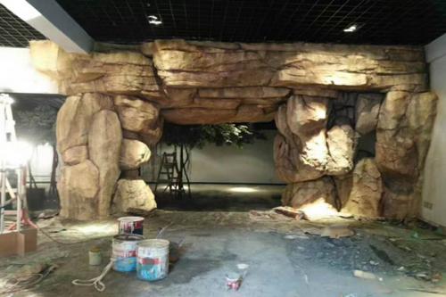 如何避免塑石假山开裂呢？