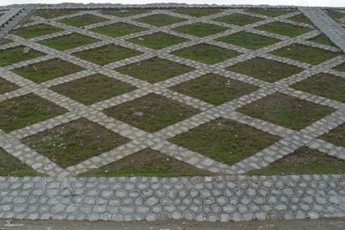 菱形护坡工程应该怎么施工呢？